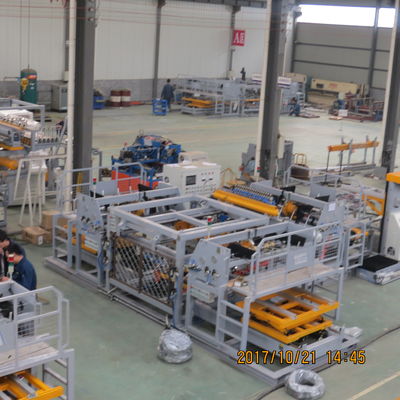 ความแม่นยำ 0.01mm 250KVA เครื่องเชื่อมรั้วตาข่ายอัตโนมัติ 3D Bending